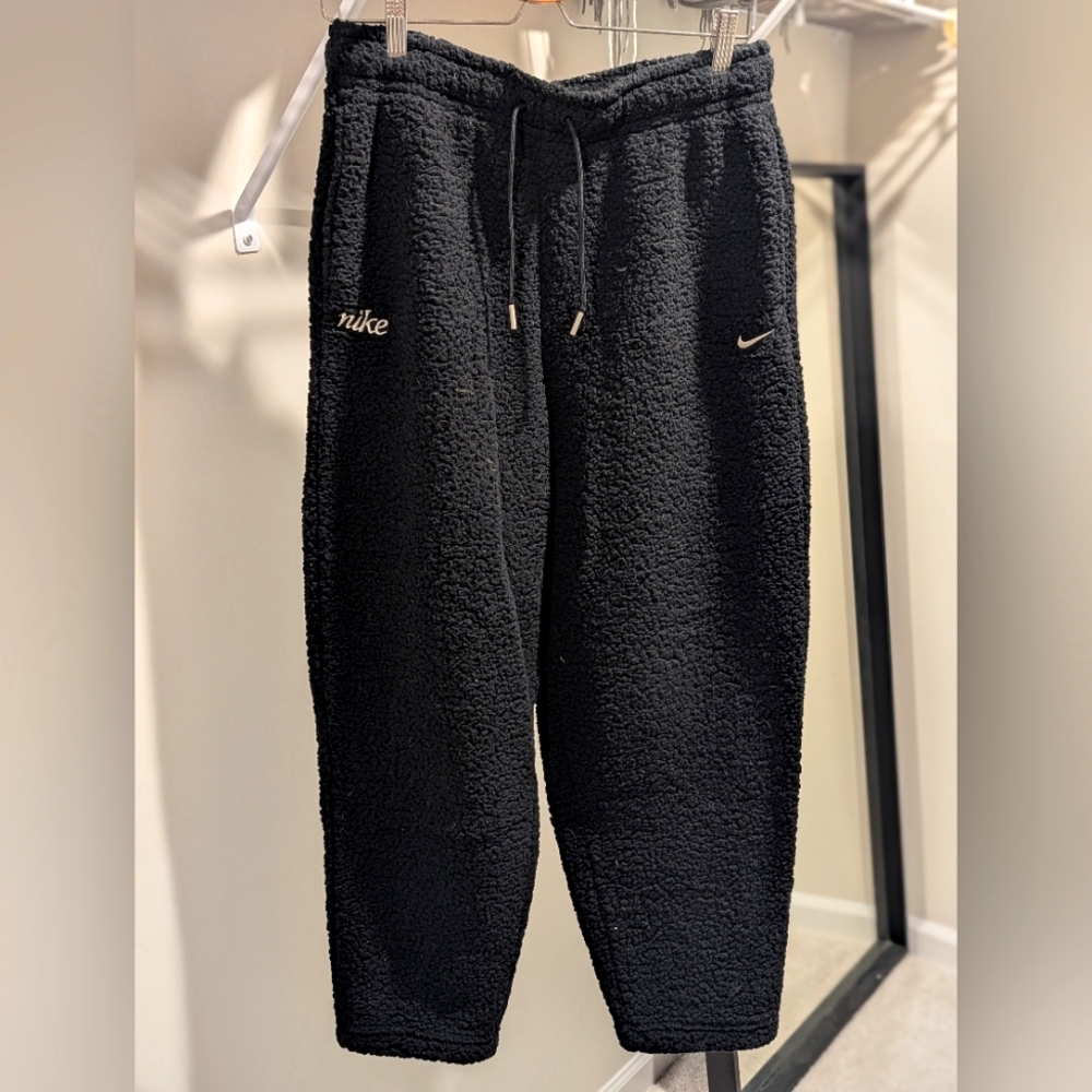 Nike Therma FIT Pants Womens Cozy Sweatpants Size M Black Joggers